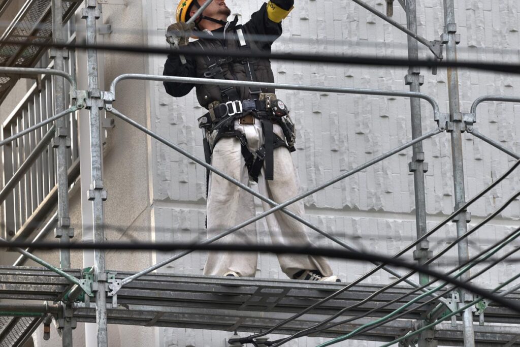 鳶職人が履いているズボンのカタチには理由があるのか調査】 | 繋心工業株式会社